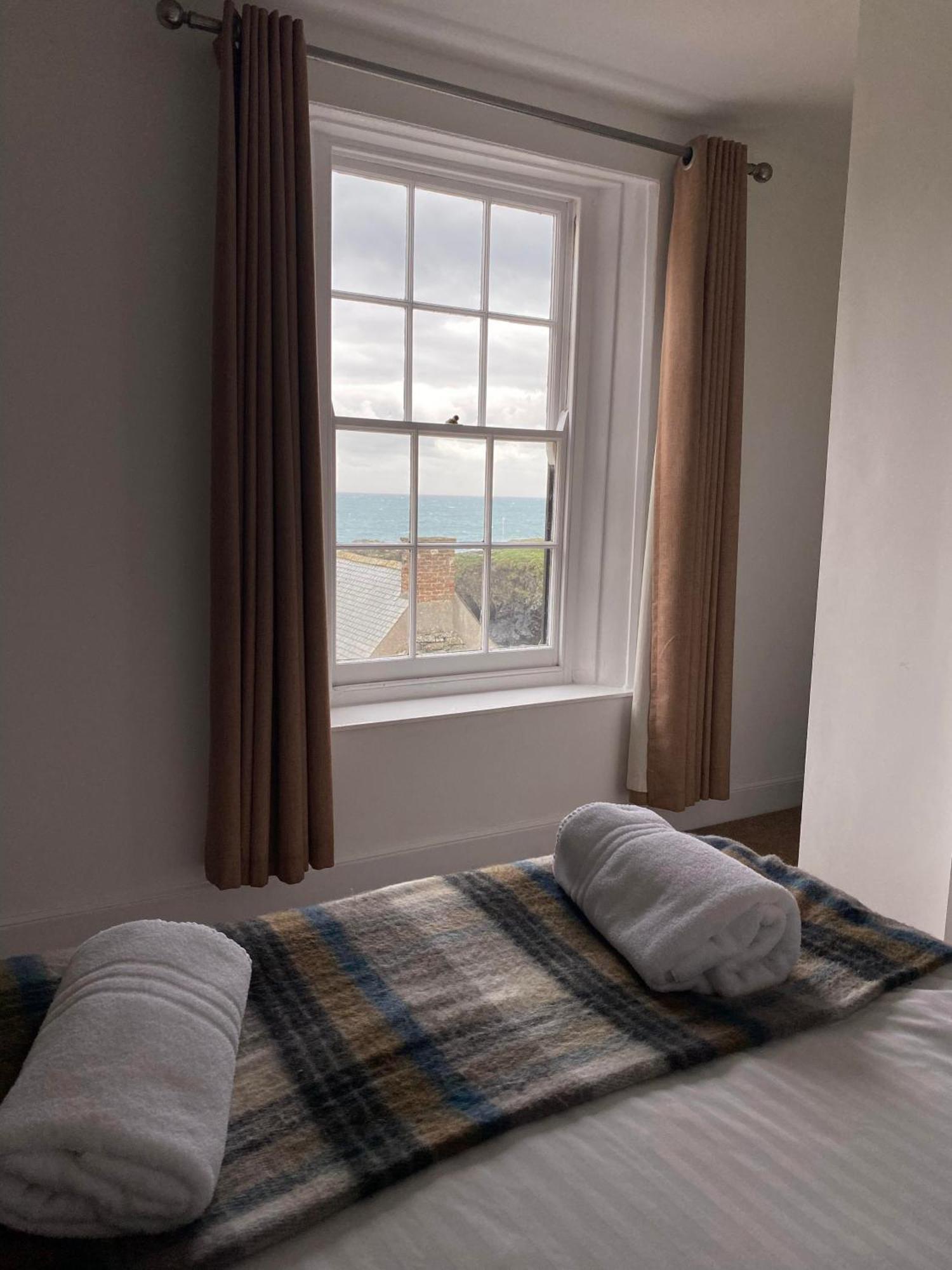 Cadgwith Cove Inn Экстерьер фото