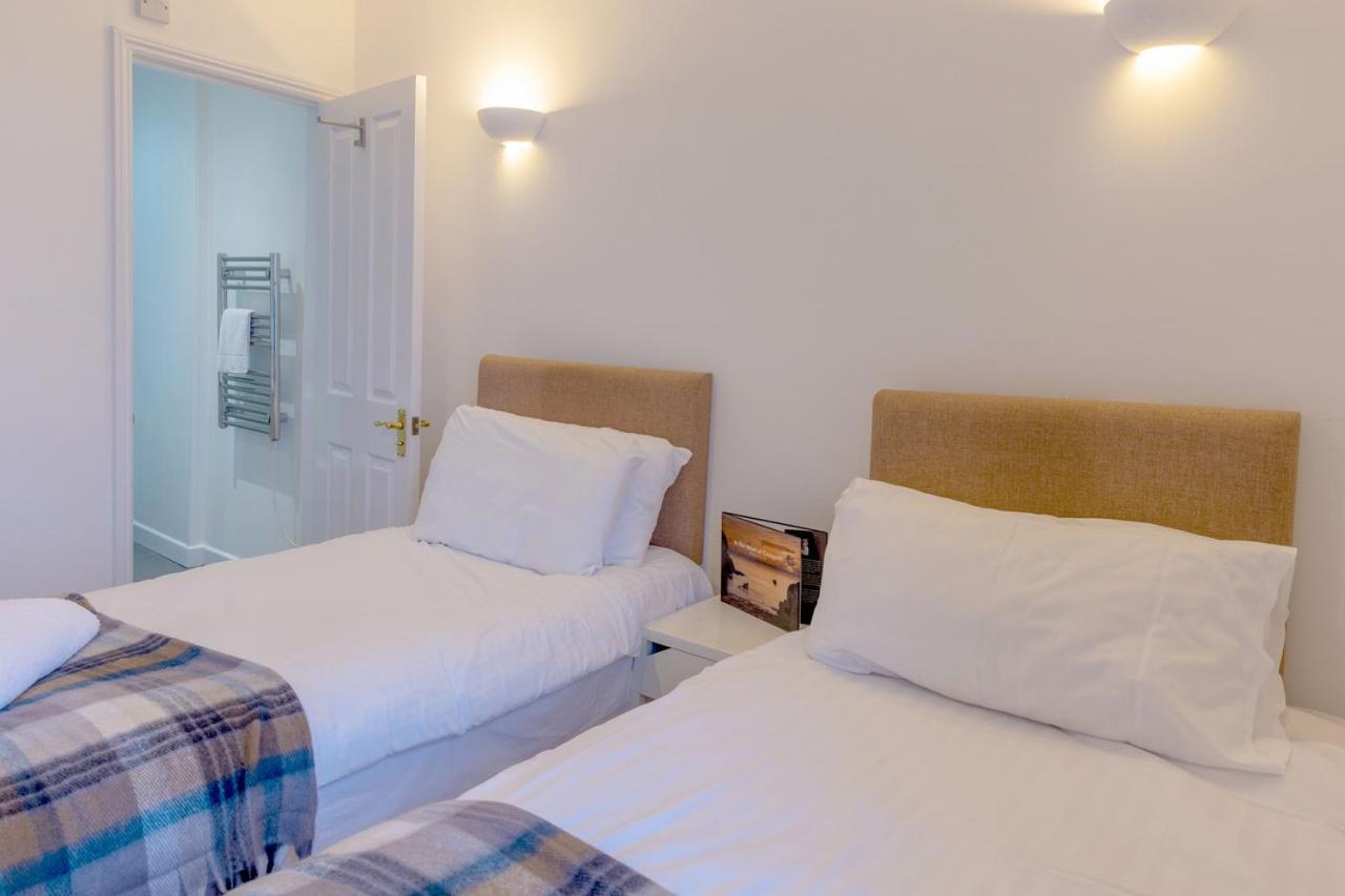 Cadgwith Cove Inn Экстерьер фото