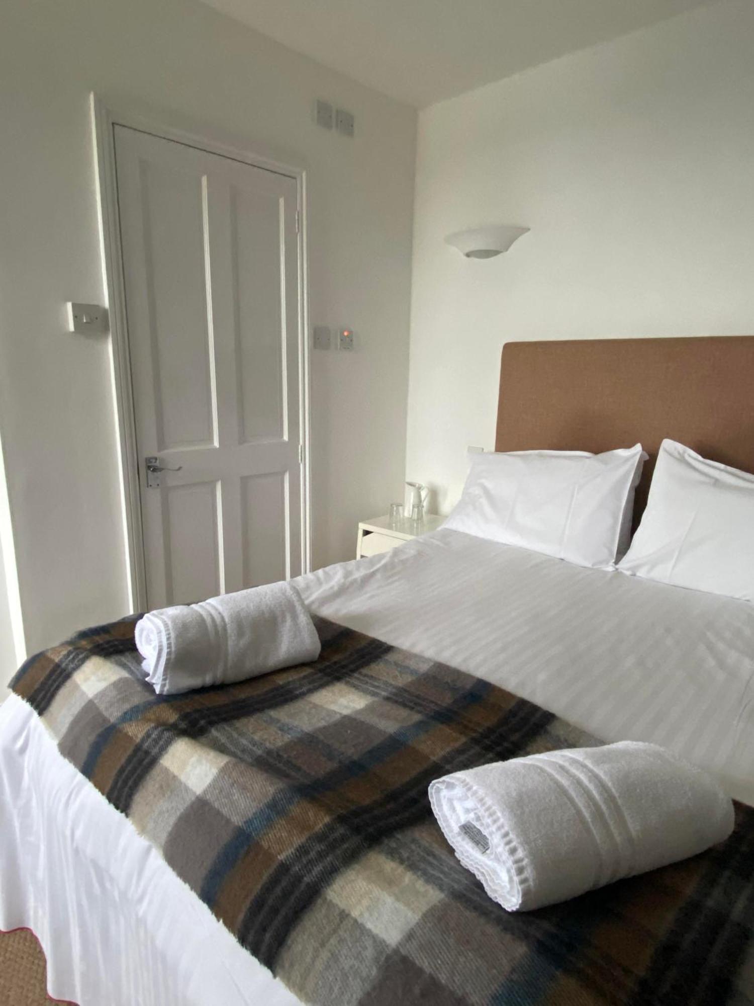 Cadgwith Cove Inn Экстерьер фото