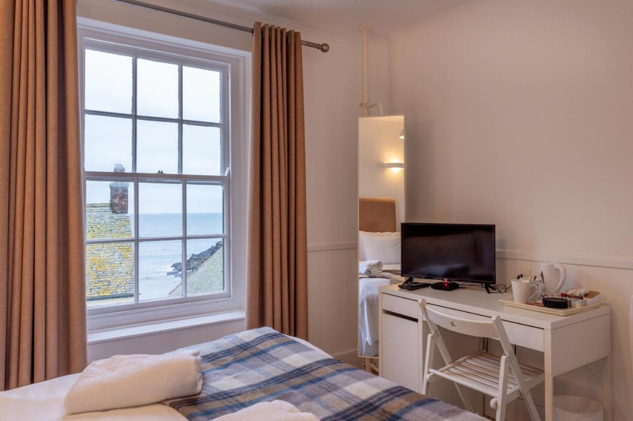 Cadgwith Cove Inn Номер фото