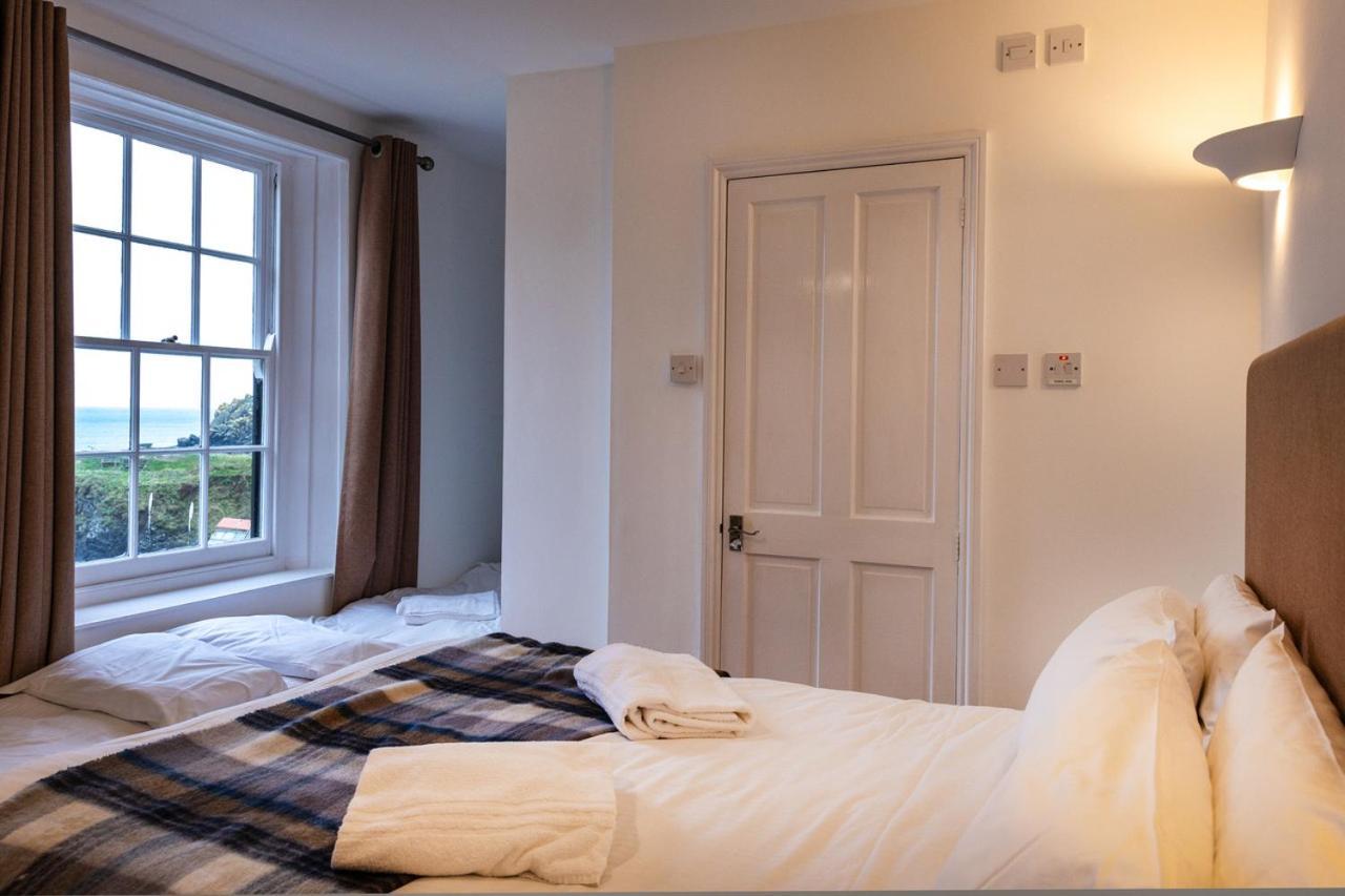 Cadgwith Cove Inn Номер фото