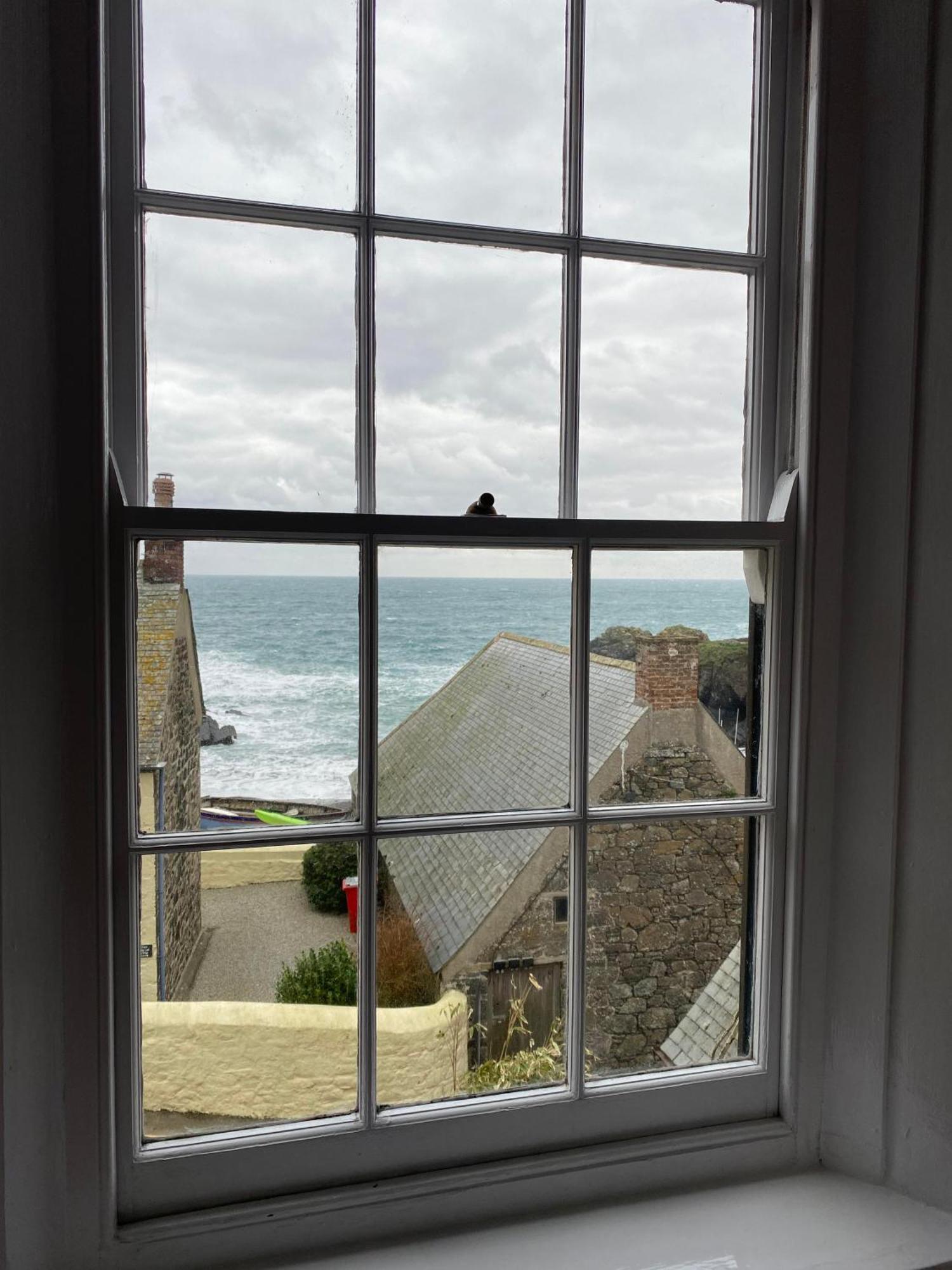 Cadgwith Cove Inn Номер фото
