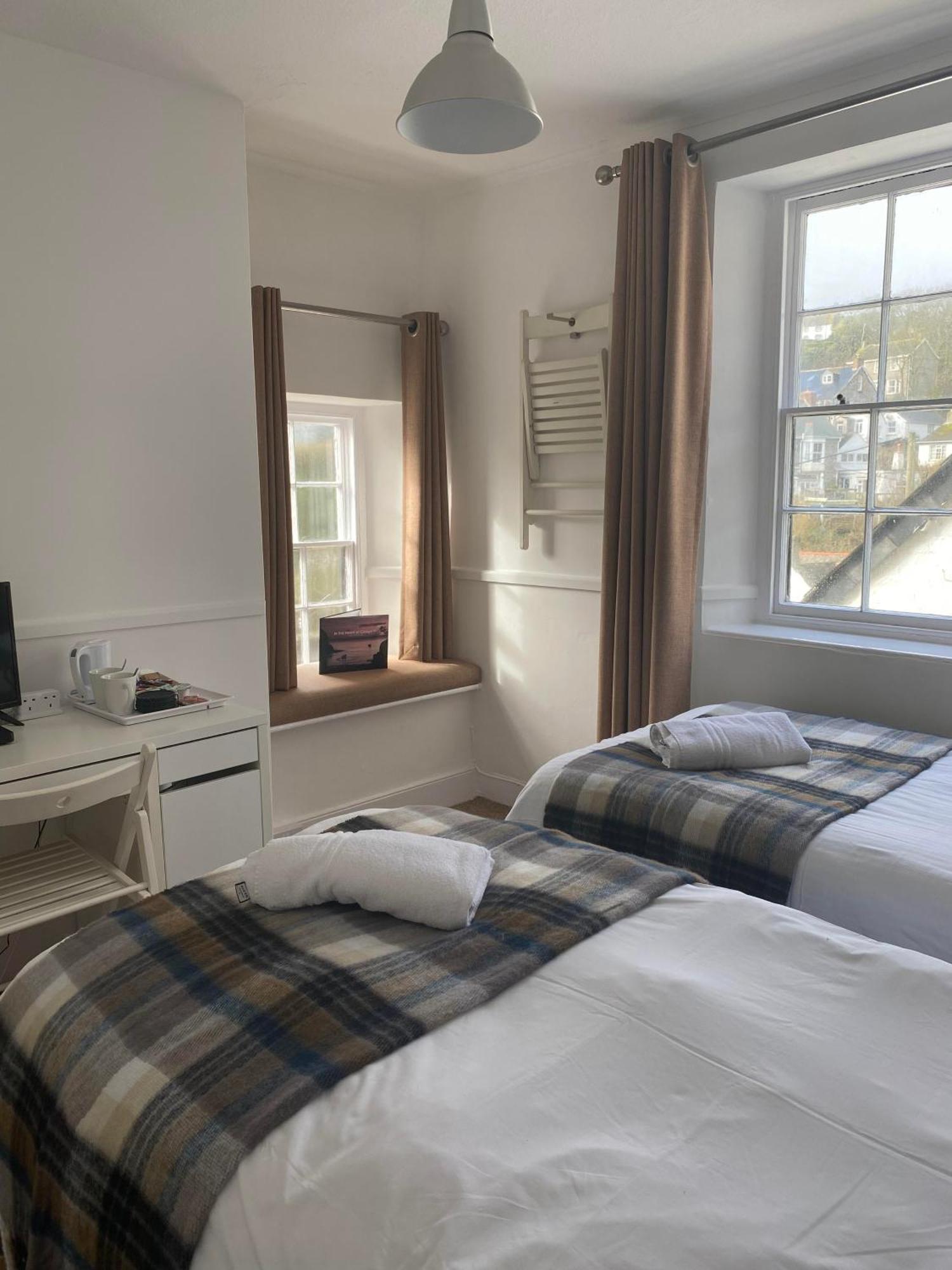 Cadgwith Cove Inn Номер фото